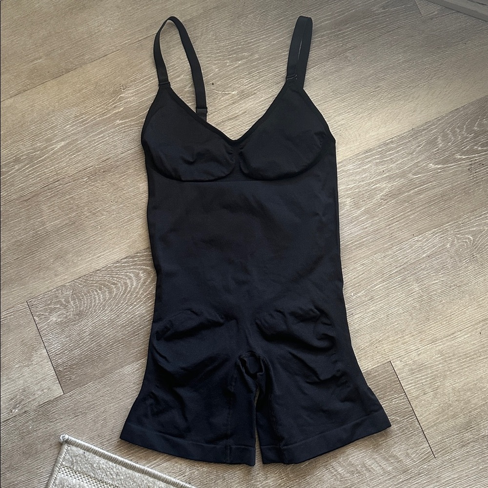 Cali Curves | Seamless Shapewear Bodysuit - Picture 4 of 8